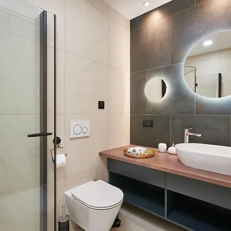 Artium Luxury *